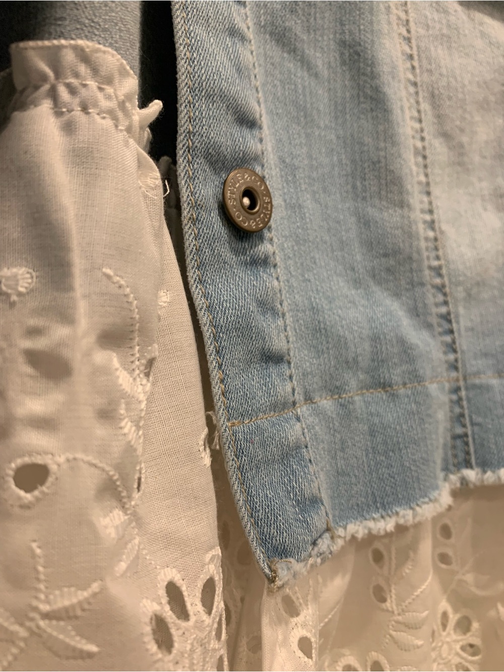 NWT STYLE & CO Light Blue Denim Jacket with White Eyelet Hem - Women - Picture 4 of 9